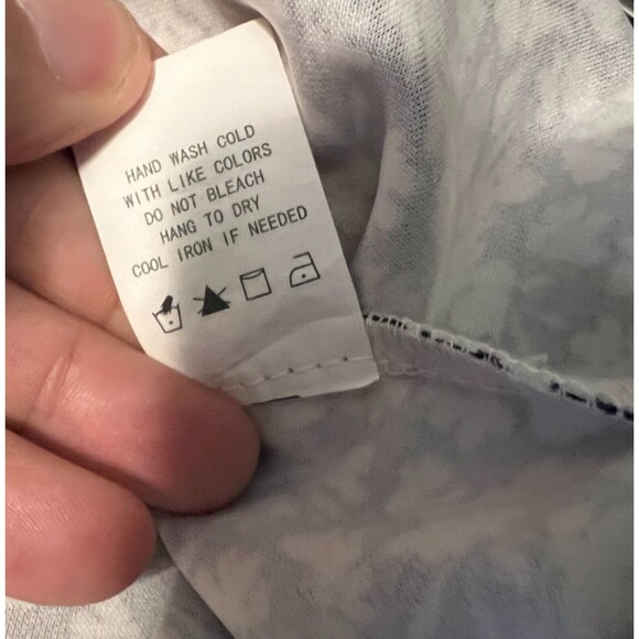 Melloday Top Women's Size S Black Floral Blouse w Pleated Short Sleeve - Picture 7 of 7